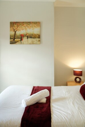 3 bedrooms, iron/ironing board, free WiFi, bed sheets