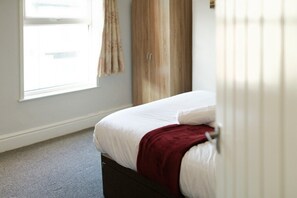 3 bedrooms, iron/ironing board, free WiFi, bed sheets