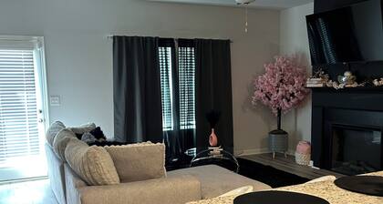 Your Home Away from Home â Sleek 3BR Haven Minutes from Vibrant Downtown Atlanta