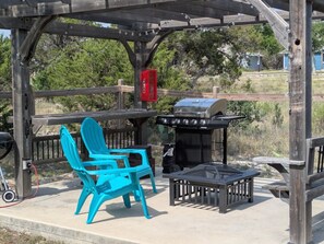 Outdoor dining - 3 Mins to Lake - King Master - Grills and Fire Pit (Canyon Lake)