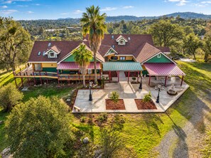 Exterior - Yosemite & Bass Lake 6 bedrooms, sleeps 18 - Coarsegold Villa (Coarsegold)