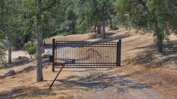 Enceinte de lâhĂ©bergement