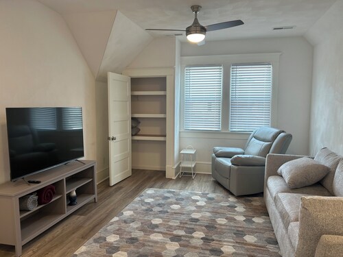 Main Stay on Market Unit 3 -Healthcare and Military Friendly