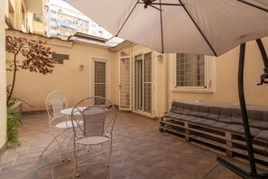 Outdoor dining - GuestHost - Roma Ostiense Apartment (Roma)
