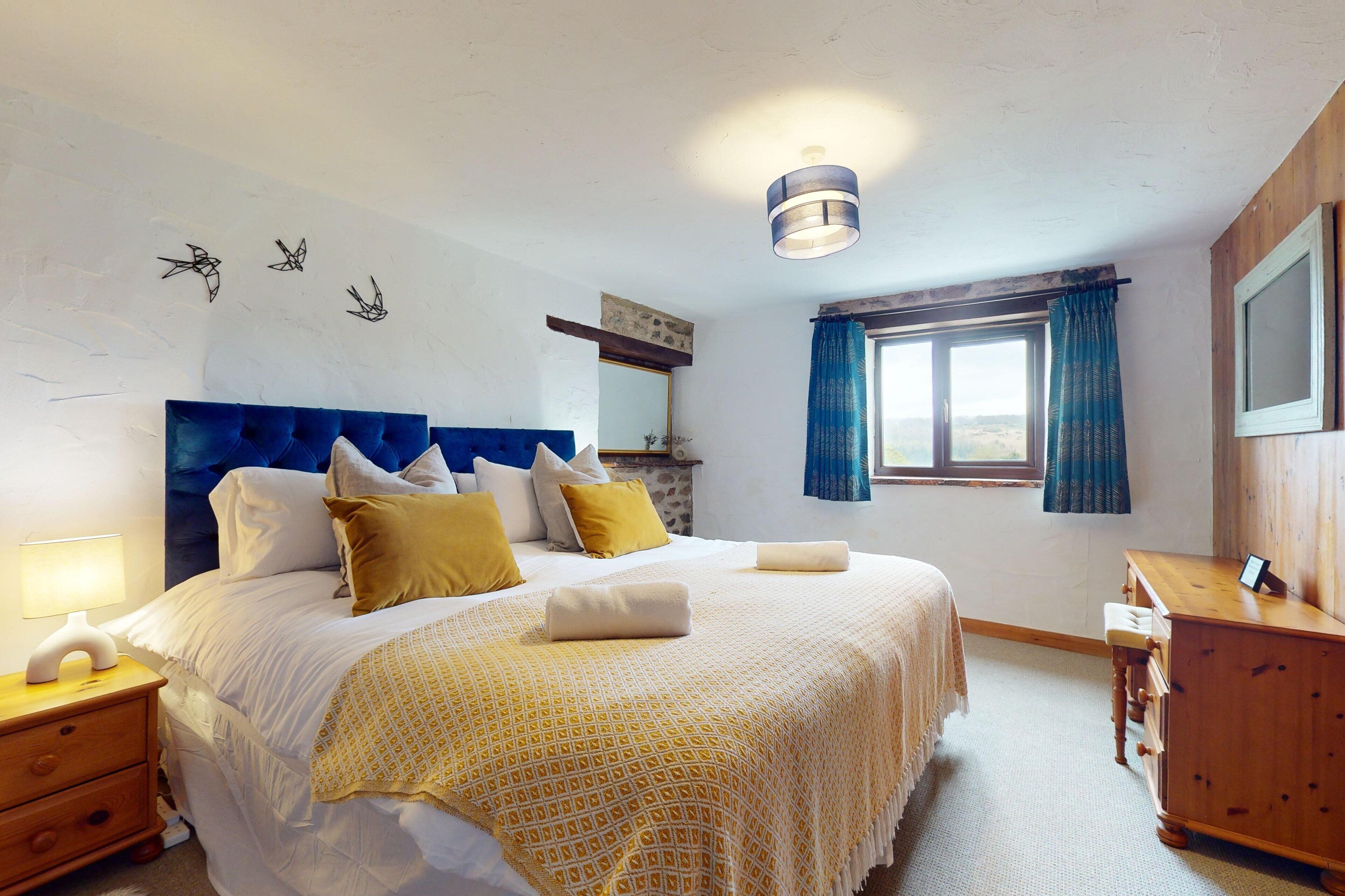 4 多间卧室、旅行婴儿床、WiFi、床单