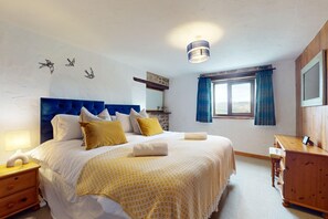 4 soverom, reiseseng for barn, wi-fi og sengetøy