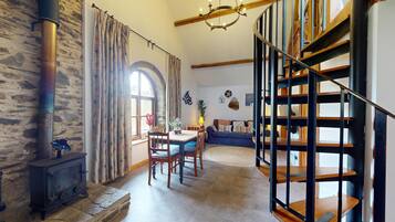 Televisor i llar de foc