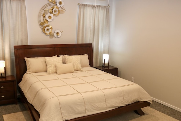 3 bedrooms, iron/ironing board, WiFi, bed sheets