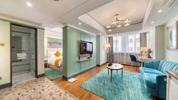 Luxury Suite, City View | 1 bedroom, laptop workspace, blackout drapes, soundproofing