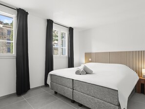 2 bedrooms, iron/ironing board, WiFi, bed sheets - 4* House | 70m² | Swimming Pool | Parking | Wi-Fi | Air Conditioning (La Garde Freinet)