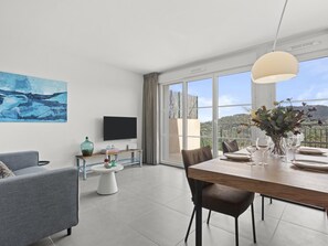 Interior - 4* House | 70m² | Swimming Pool | Parking | Wi-Fi | Air Conditioning (La Garde Freinet)