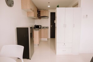 Condo, 1 Bedroom | Private kitchen - Chic & Cozy Metro Hideout (Iloilo)