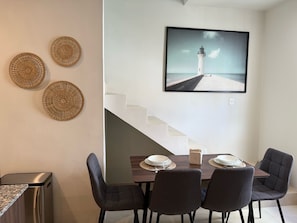 Dining - Apartment with Private Rooftop. Start your adventure here at Zefira - 2BR. (Mérida)