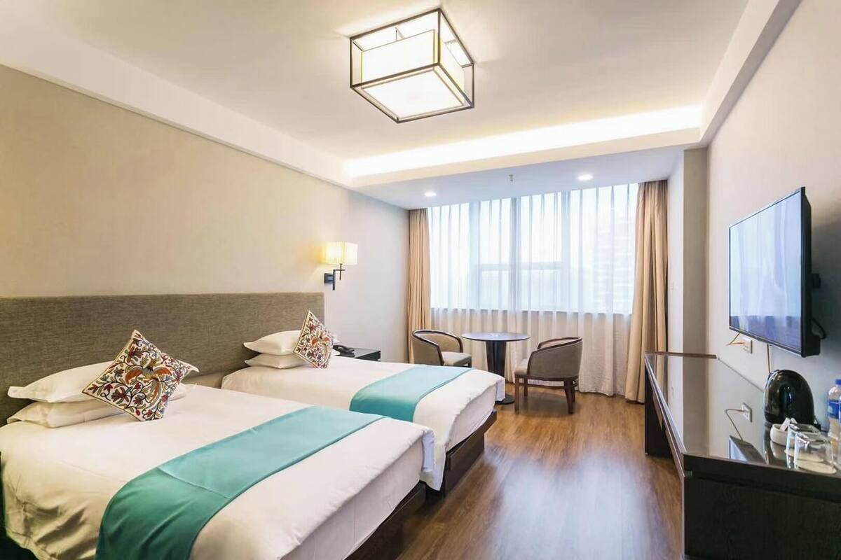 Elite Double Room | Free WiFi