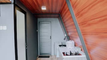 Family Cottage, Mountain View | 2 bilik tidur, meja, langsir/tirai gelap terus, seterika/papan seterika
