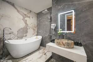 Luxury Room | Bathroom | Shower, free toiletries, hair dryer, towels - Romeo Hotel Linh Dam 1 - by BAY LUXURY (Hanoi)