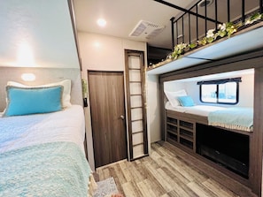 2 bedrooms, WiFi, bed sheets
