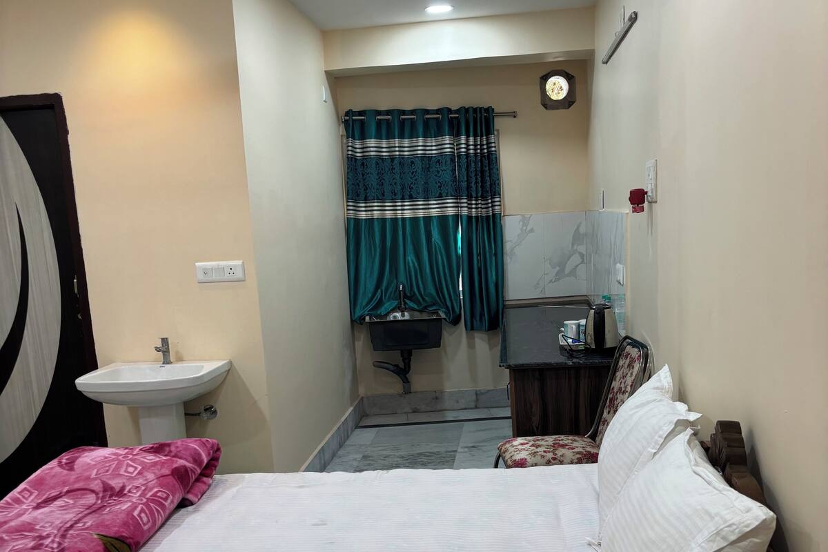 Chambre Double ou avec lits jumeaux, balcon | Wi-Fi gratuit