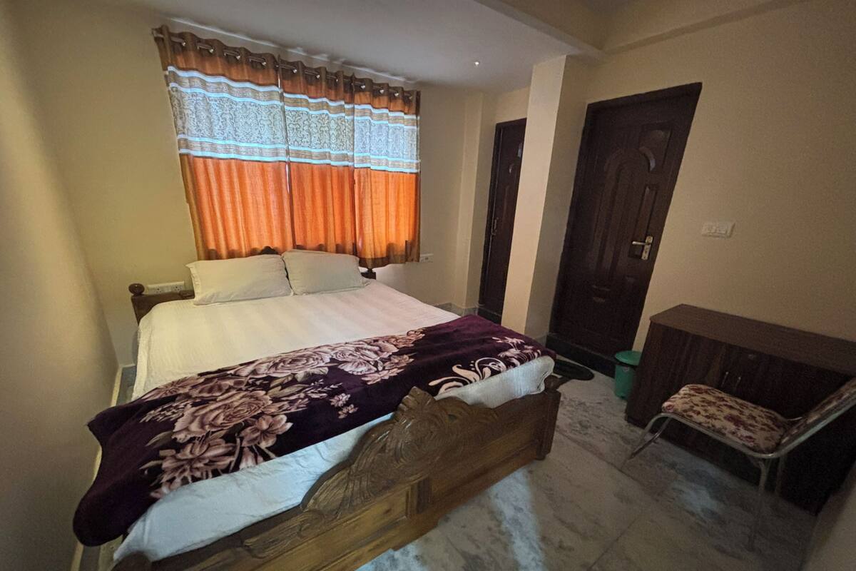 Chambre Double, balcon | Wi-Fi gratuit