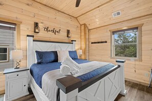 4 Schlafzimmer, Schreibtisch, Bügeleisen/Bügelbrett, kostenloses WLAN