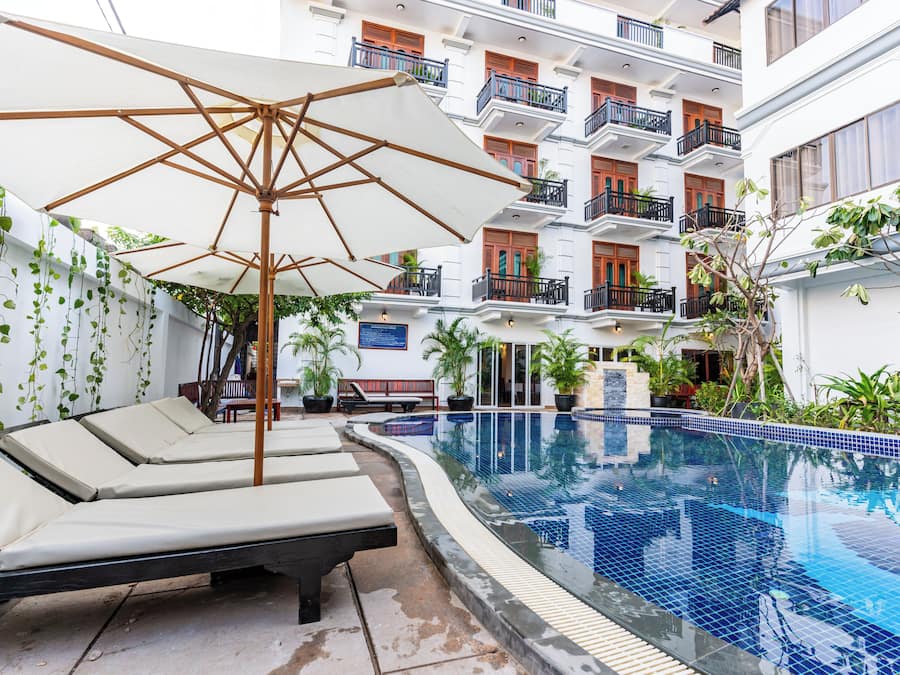 Innenpool, Außenpool