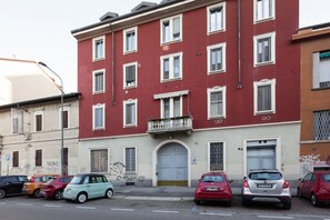 Exterior - GuestHost - Cozy apartment of about 60 sqm located on the second floor of a building without a lift. The accommodation can host up to 4 people and is equipped with all comforts.The property is located in the Navigli district, a lively area, well served b (Milano)
