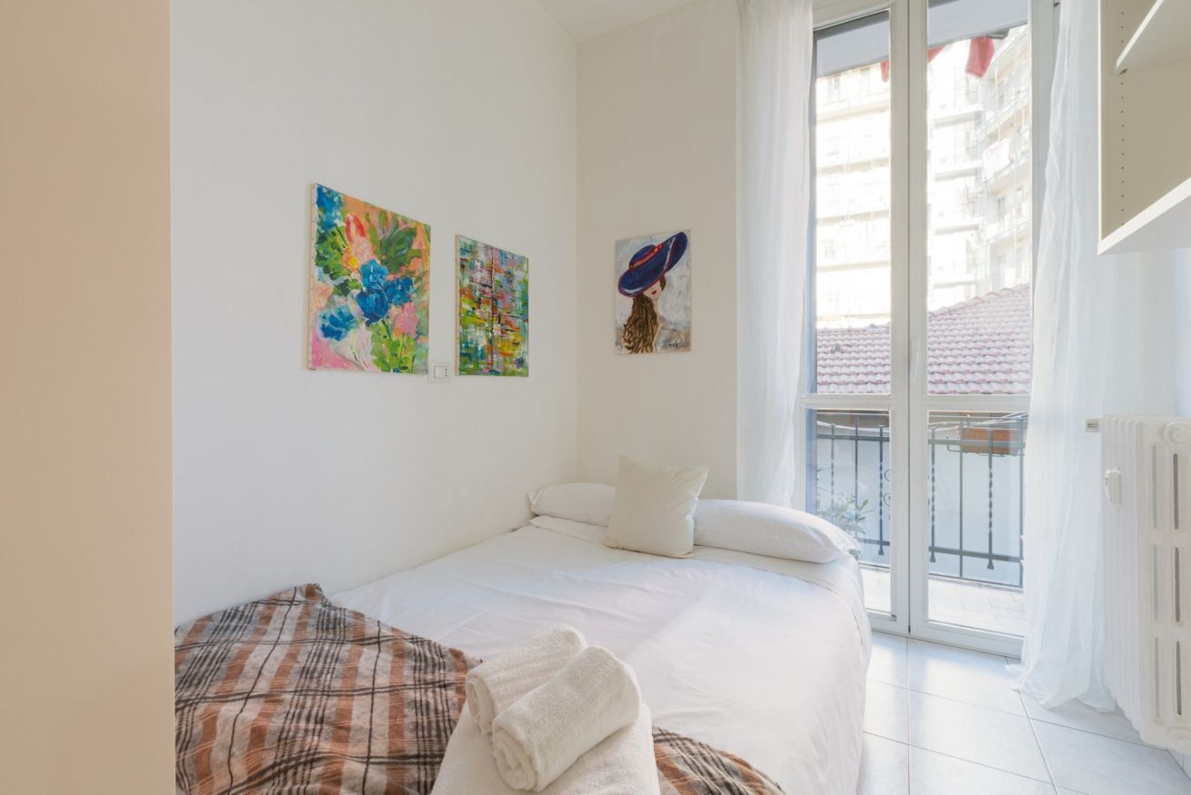 2 bedrooms, desk, iron/ironing board, WiFi