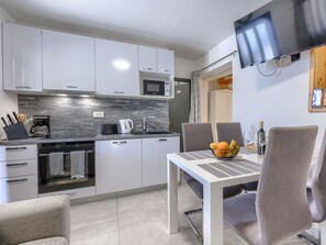 Fridge, microwave, oven, dishwasher