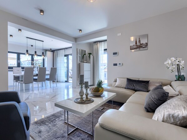 TV - Apartment Marina by Interhome (Poreč)
