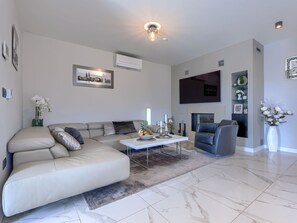 TV - Apartment Marina by Interhome (Poreč)