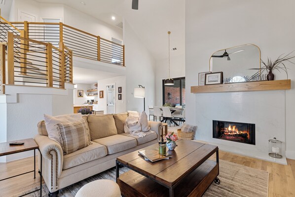 Téléviseur connecté, foyer, livres