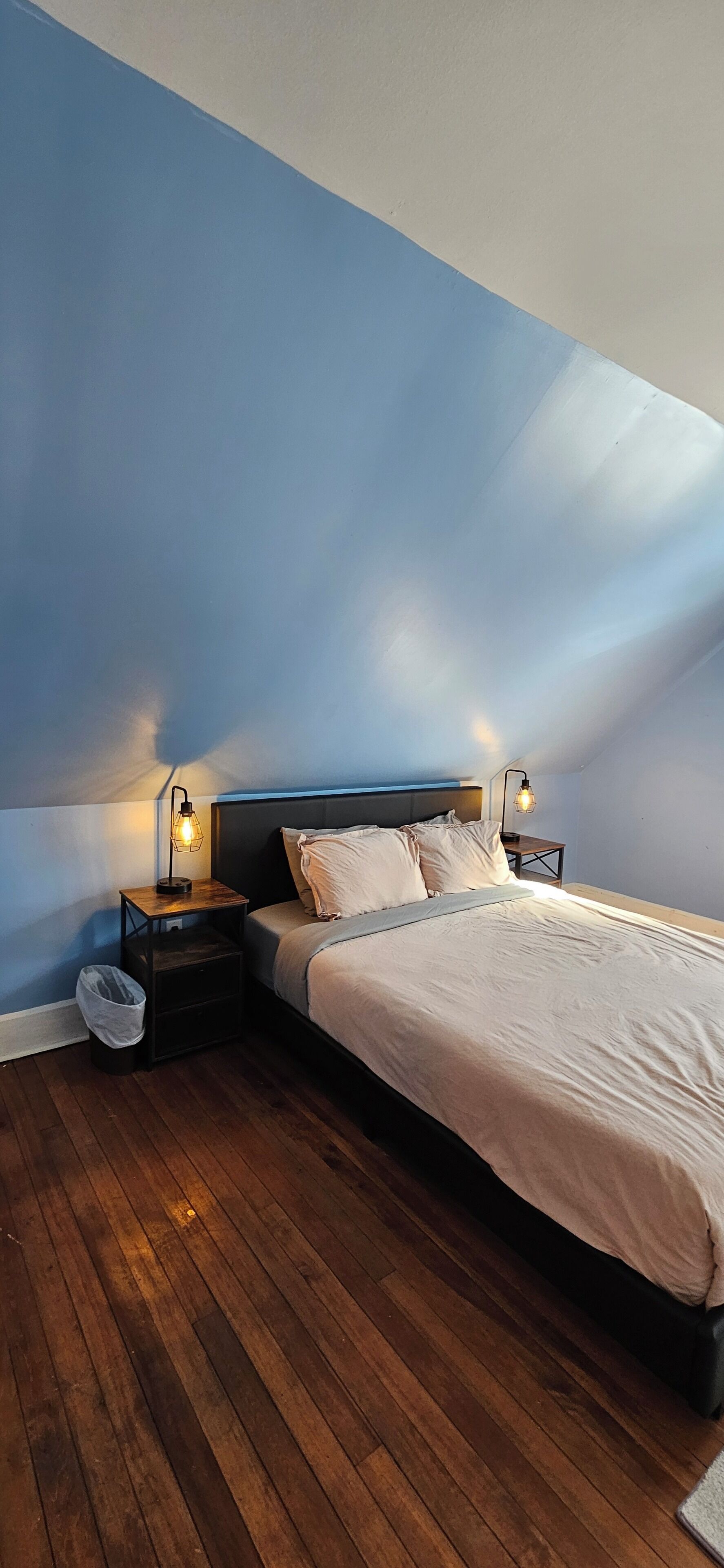 4 bedrooms, in-room safe, iron/ironing board, free WiFi