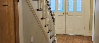 Scenic Shelburne home. Central location close to Shelburne Harbour.