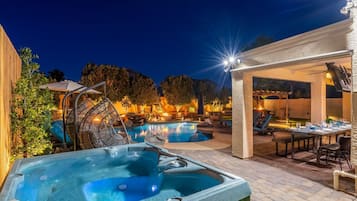 Piscina a l'aire lliure i piscina climatitzada