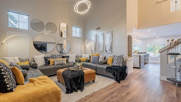 Smart-TV, peis, DVD-spiller og fotballspill