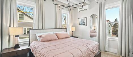 3 bedrooms, iron/ironing board, WiFi, bed sheets