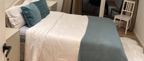 2 soverom, strykejern/-brett, wi-fi og sengetøy