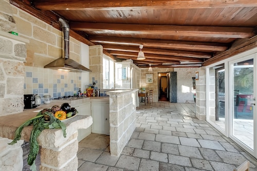 Masseria Pitorre With Pool, Conversano, Italy