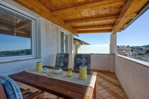 Outdoor dining - Apartment Jakara 3, Vinkuran, Croatia (Vinkuran)