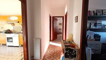 Fridge, microwave, oven, coffee/tea maker