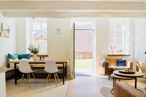 TV, table tennis - "Maartje" Cozy & modern with sun terrace in Rysum - Hof Van Senden (Rysum)