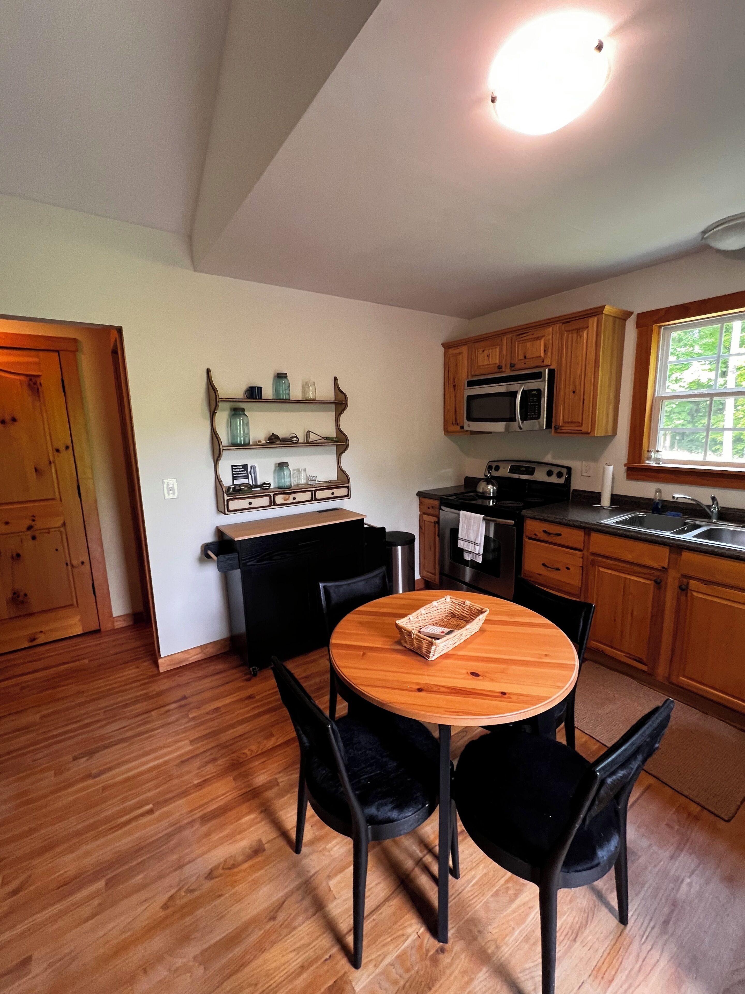 Microwave, oven, stovetop, coffee/tea maker