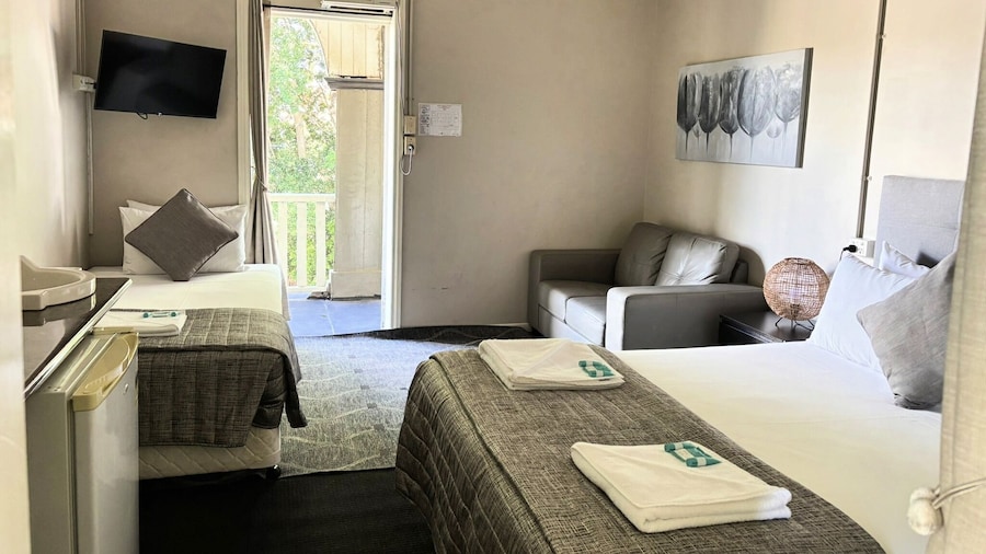 Grand Hotel Mt Morgan