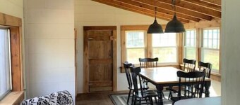 Historic 2-bedroom cottage surrounded by Roque Bluffs State Park-steps to beach