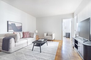 TV, stereo - Blueground | Midtown East, AC, nr UN HQ (New York)