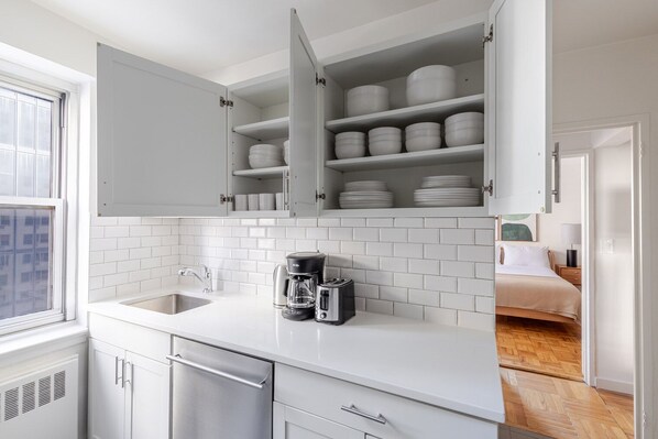 Interior - Blueground | Midtown East, AC, nr UN HQ (New York)