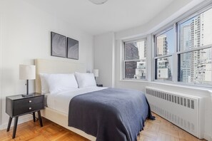3 bedrooms, iron/ironing board, WiFi, bed sheets - Blueground | Midtown East, AC, nr UN HQ (New York)