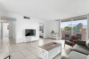 Living room - Bay Harbor Sunset Apt 3A (Bay Harbor Islands)