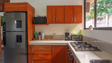 Fridge, microwave, dishwasher, coffee/tea maker