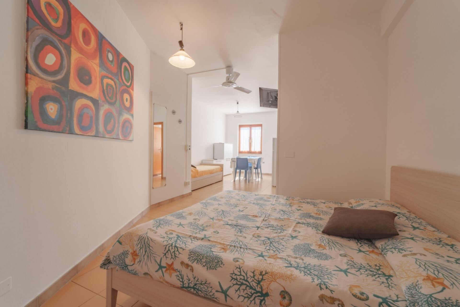 1 camera, Wi-Fi, lenzuola